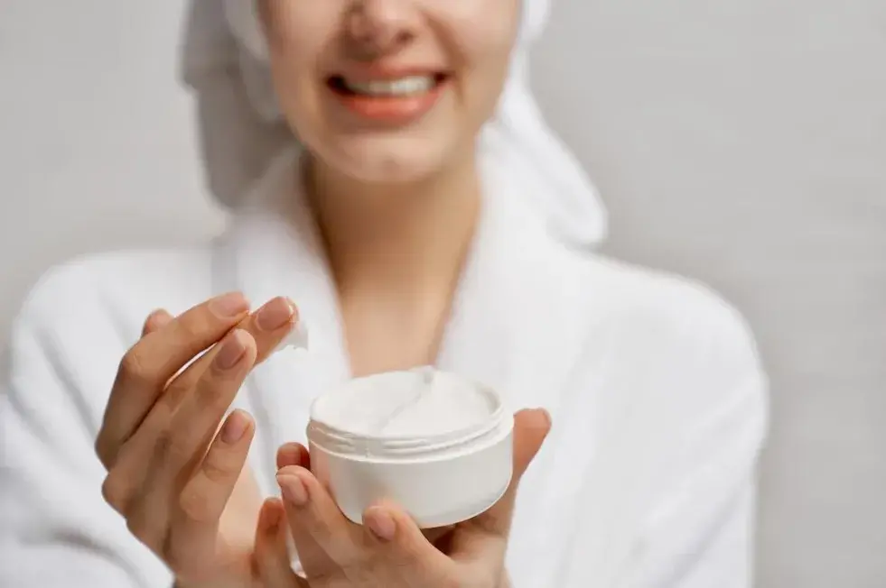 maklon kosmetik manfaat allantoin untuk wajah krim moisturizer