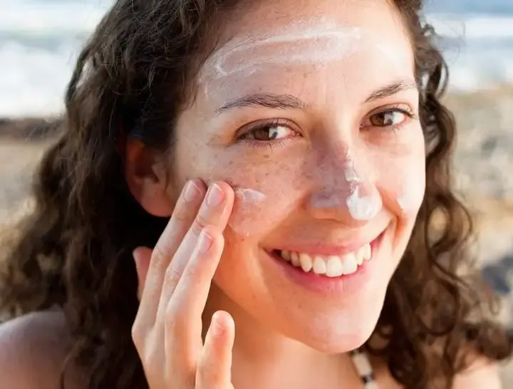 sunscreen untuk kulit berminyak dan berjerawat_mengapa penting